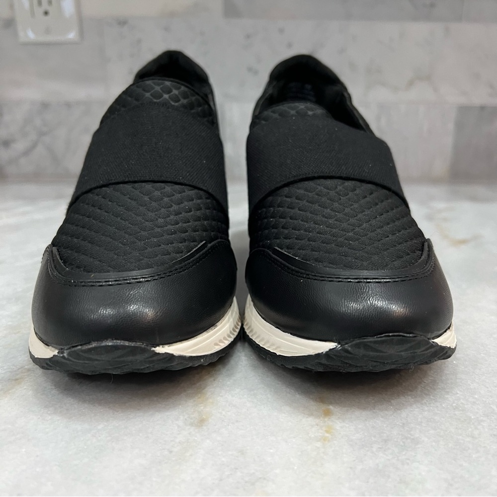 Baretraps Jamese Black Wedge Slip On Sneaker - Picture 2 of 10